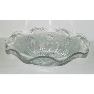 Jeannette Glass IRIS AND HERRINGBONE Crystal Medium Ruffled Salad Bowl
